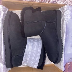 Brand new Ugg’s w/ Mini Bailey Bow